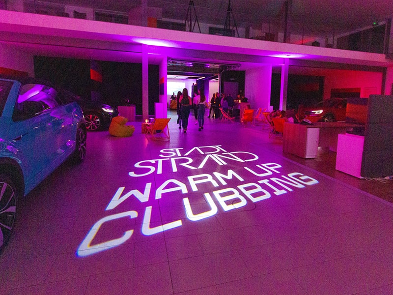 StadtStrand Club Party im Autohaus