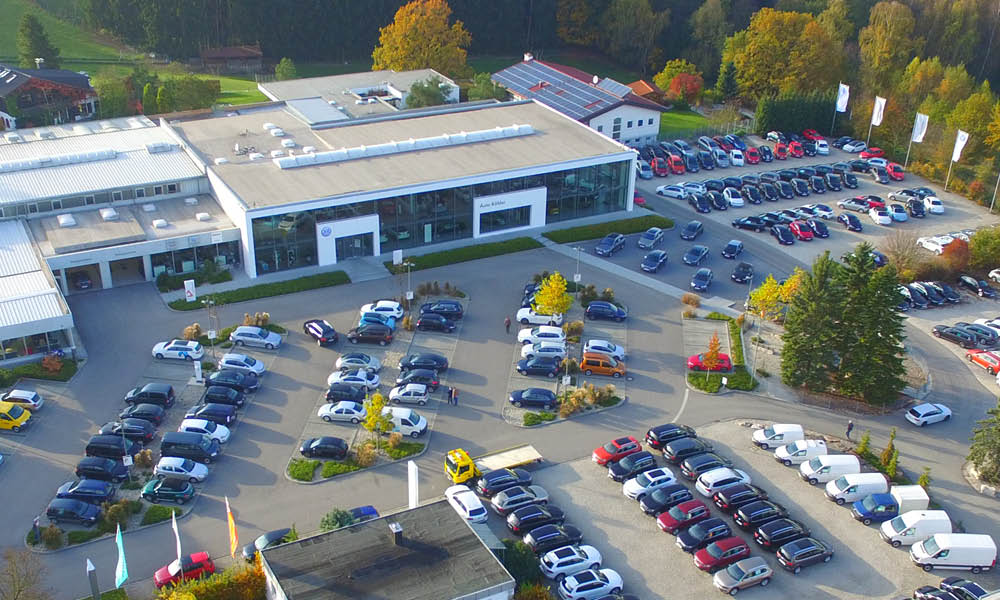 Zu sehen ist das Auto Köhler Gelände In Mainburg aus der Vogelperspektive