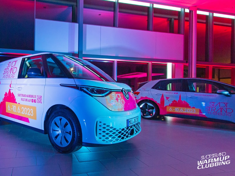 StadtStrand Club Party im Autohaus