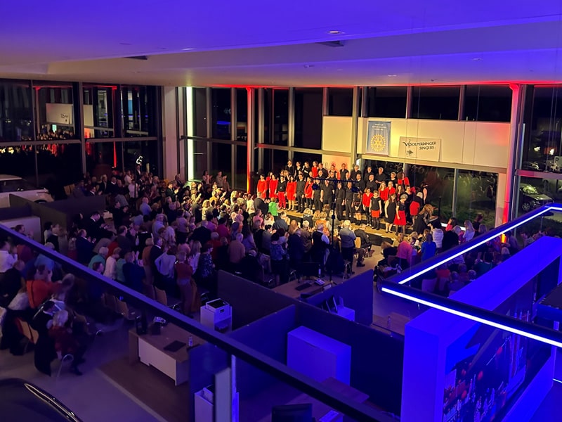 Symphonieorchester im Autohaus