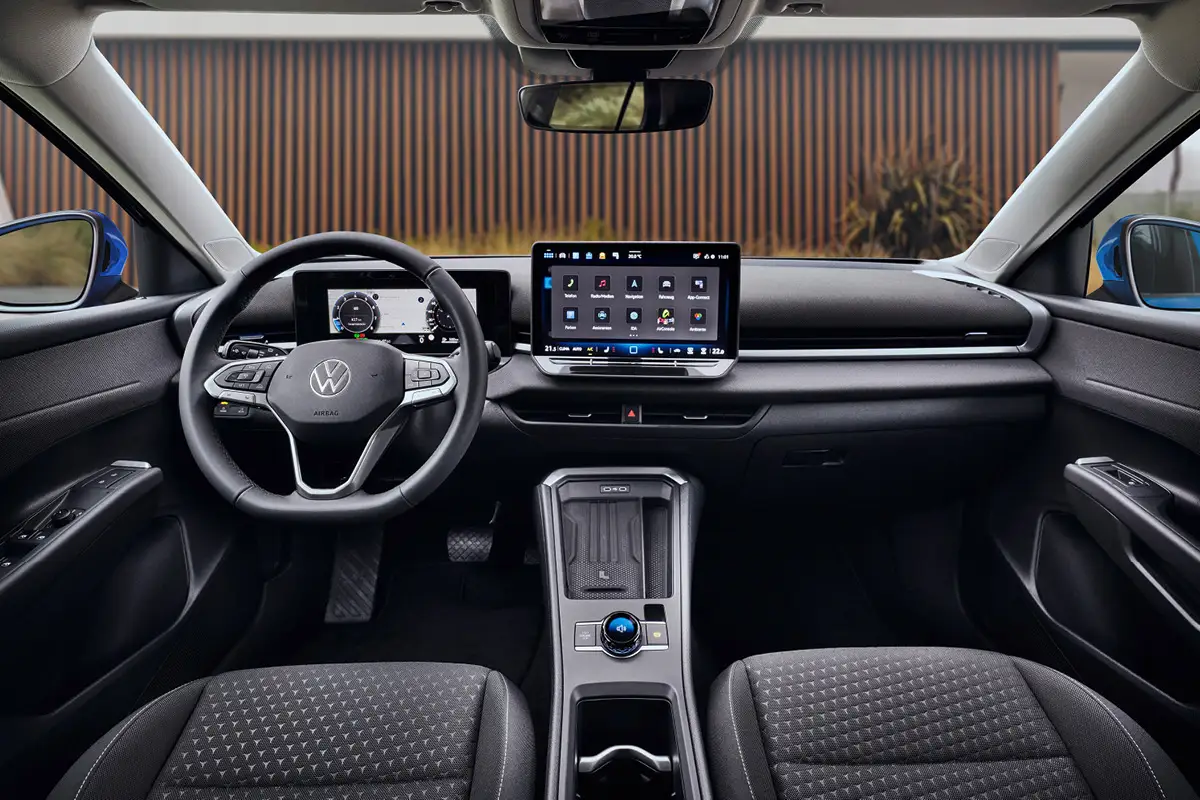 zu sehen ist ein VW T-Roc Live von innen
